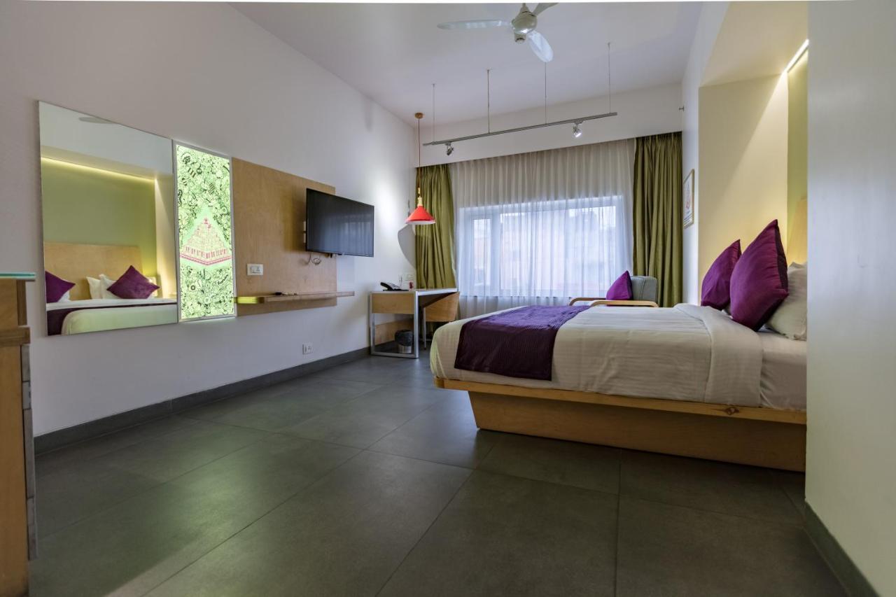 Hotel Aira Vijayawāda Esterno foto